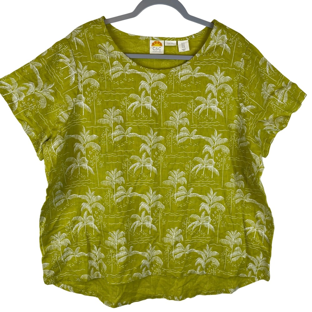 C&C California Women 1X Linen Palm Tree Print Top Lime Green Short Sleeve Blouse